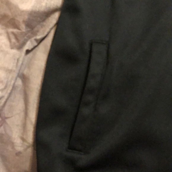 Boys Nautica brand fleece. ZIP front. Size 10/12. Black with gray sleeve strip. - Picture 6 of 9